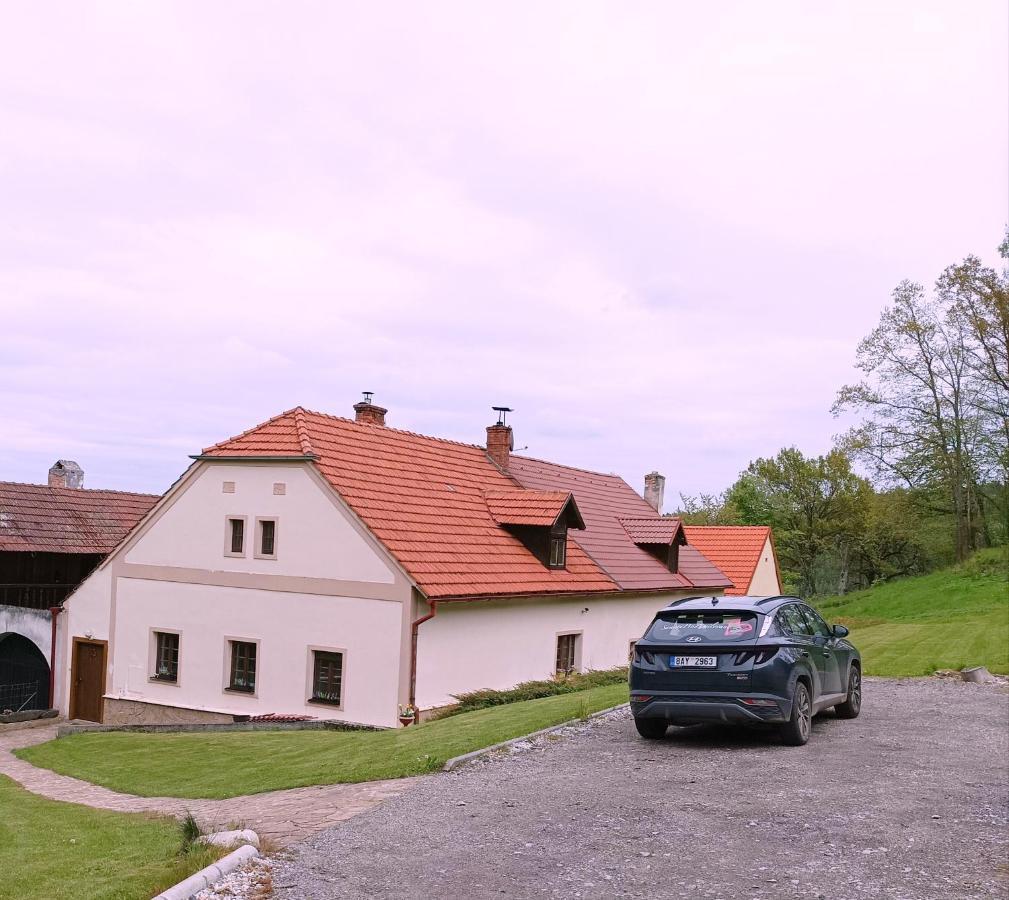 Old House In Forest Kremze Exterior photo